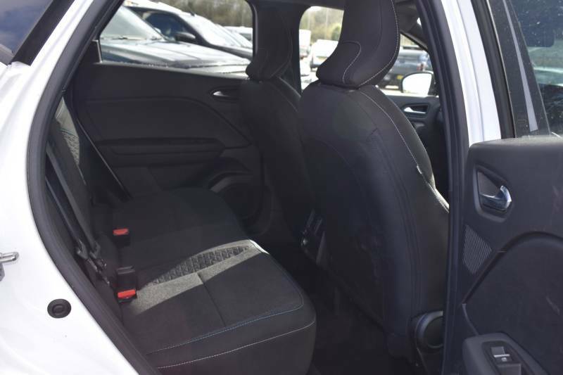Renault Captur 1.6 E-tech Evolution Euro 6 Ss - 2025 HMZ5221 White #3