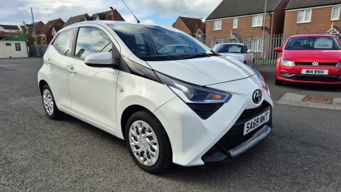 Toyota Aygo Vvt-i X-play X-shift White