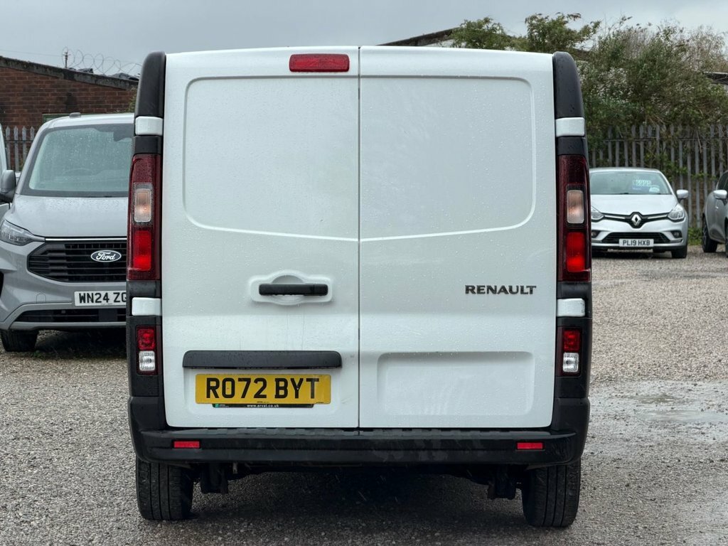 Renault Trafic 2L Business RO72BYT White #4