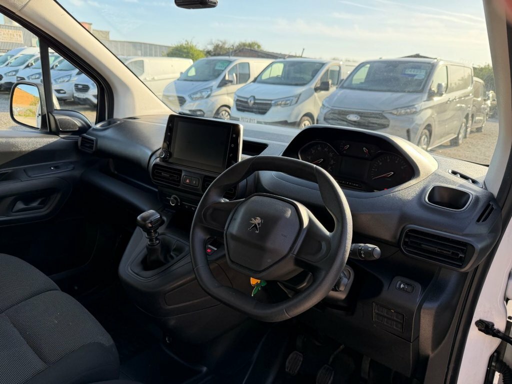 Peugeot Partner 1.5L Professional Premium YC24KHH White #5