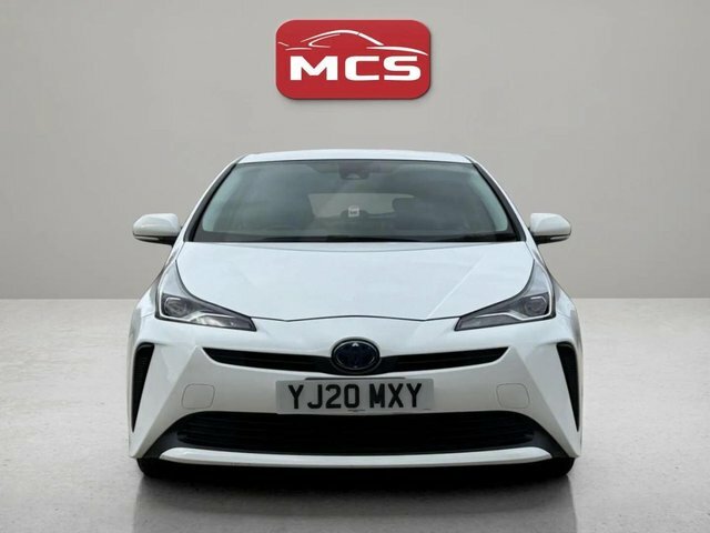 Toyota Prius Saloon Hybrid White #2