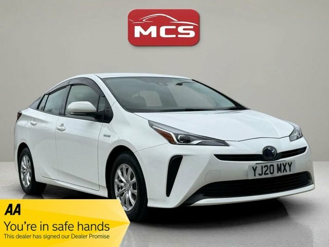 Toyota Prius Saloon Hybrid White