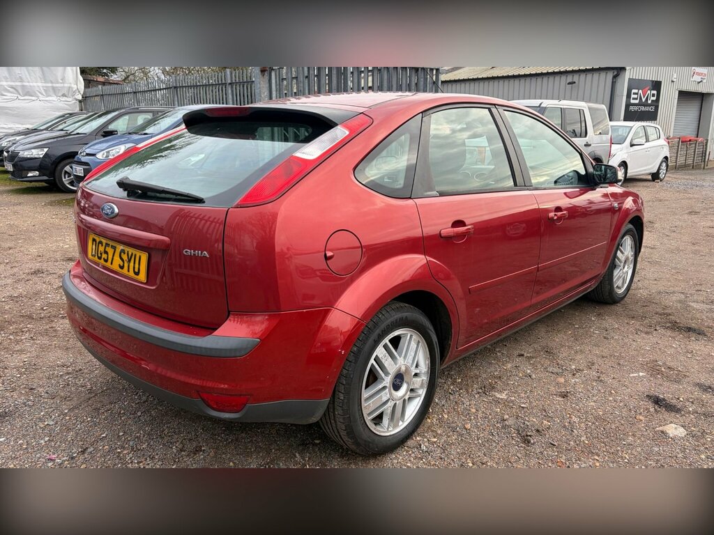 Ford Focus 1.6 Ghia DG57SYU Red #4