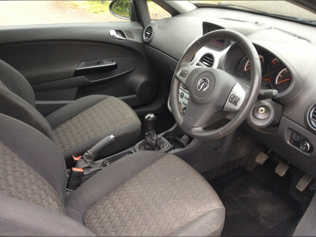 Vauxhall Corsa 1.2 16V Energy Hatchback Euro 5 CK63EZH Black #5