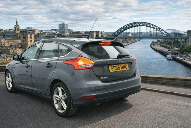 Ford Focus 1.5 Tdci Zetec Euro 6 S S SD66HMC Grey #4