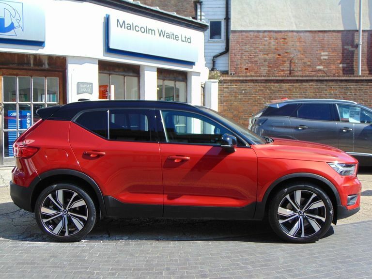 Volvo XC40 1.5 T5 Recharge Phev R Design Pro YL71KXW Red #2