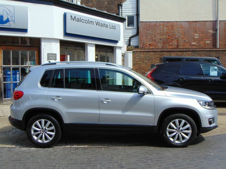 Volkswagen Tiguan 2.0 Tdi Bluemotion Tech Match Dsg MT64XWM Silver #2