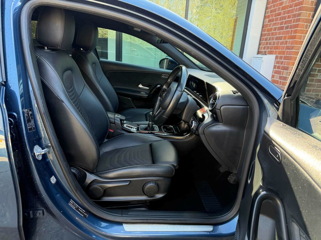 Mercedes-Benz A Class Se Executive LR69BNF Blue #2