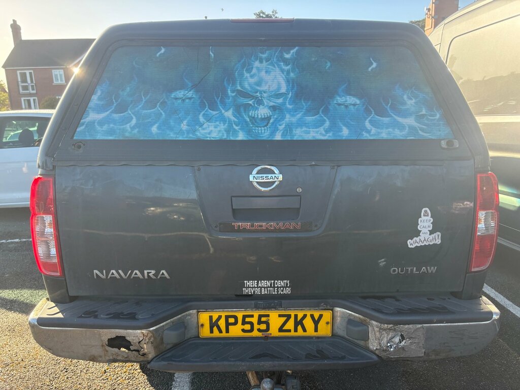 Nissan Navara D22 Black #3