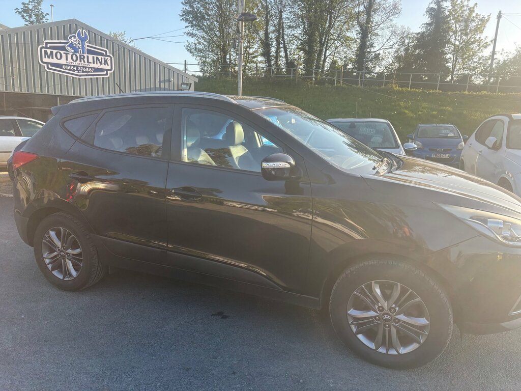 Hyundai Ix35 1.7 Crdi Se Suv Euro 5 Ss 11 EA64VMP Black #2