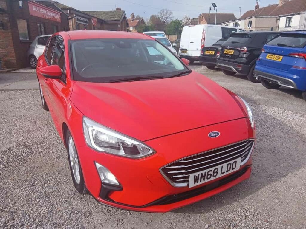 Ford Focus Titanium Red