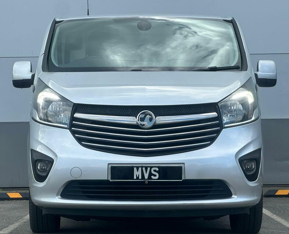 Vauxhall Vivaro Panel Van 1.6 Cdti 2900 Biturbo Ecotec Limited Edi DE68HZJ Silver #2