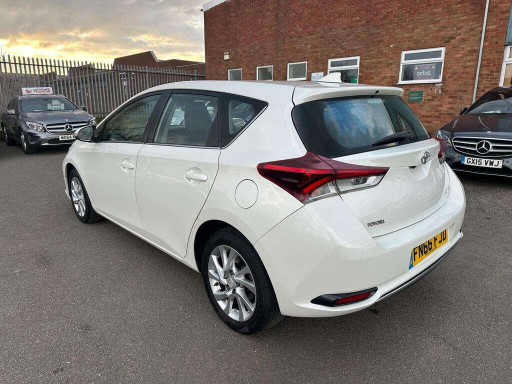 Toyota Auris 1.6 D-4d Business Edition Euro 6 S S White #5