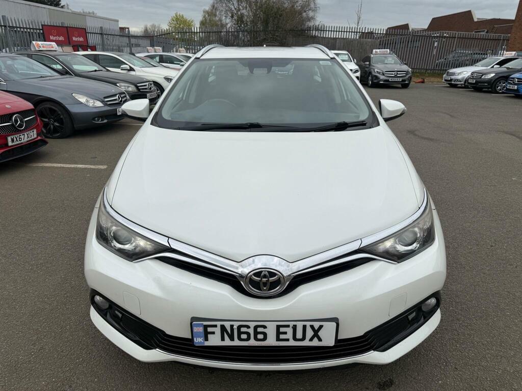 Toyota Auris 1.6 D-4d Business Edition Touring Sports Euro 6 S FN66EUX White #3