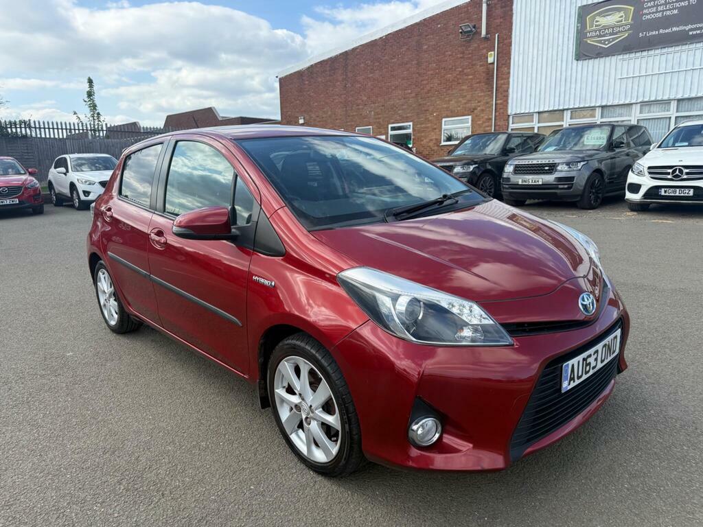 Toyota Yaris 1.5 Vvt-h T Spirit Cvt Euro 5 Red