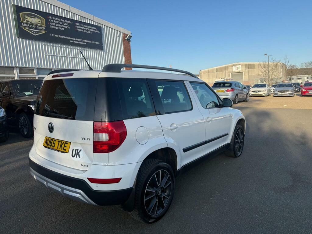 Skoda Yeti 2.0 Tdi Se Business Outdoor Dsg 4Wd Euro 6 S S NU65TKE White #4