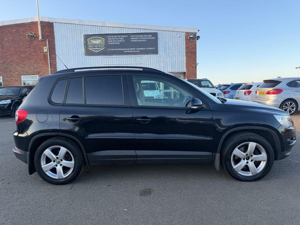 Volkswagen Tiguan 2.0 Tdi Escape 4Wd Euro 4 PW58PHW Black #3