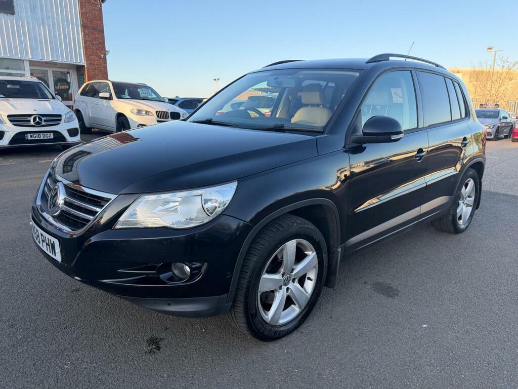 Volkswagen Tiguan 2.0 Tdi Escape 4Wd Euro 4 PW58PHW Black #2