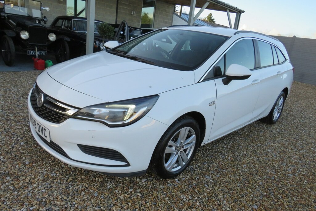 Vauxhall Astra Estate Reduced Price White