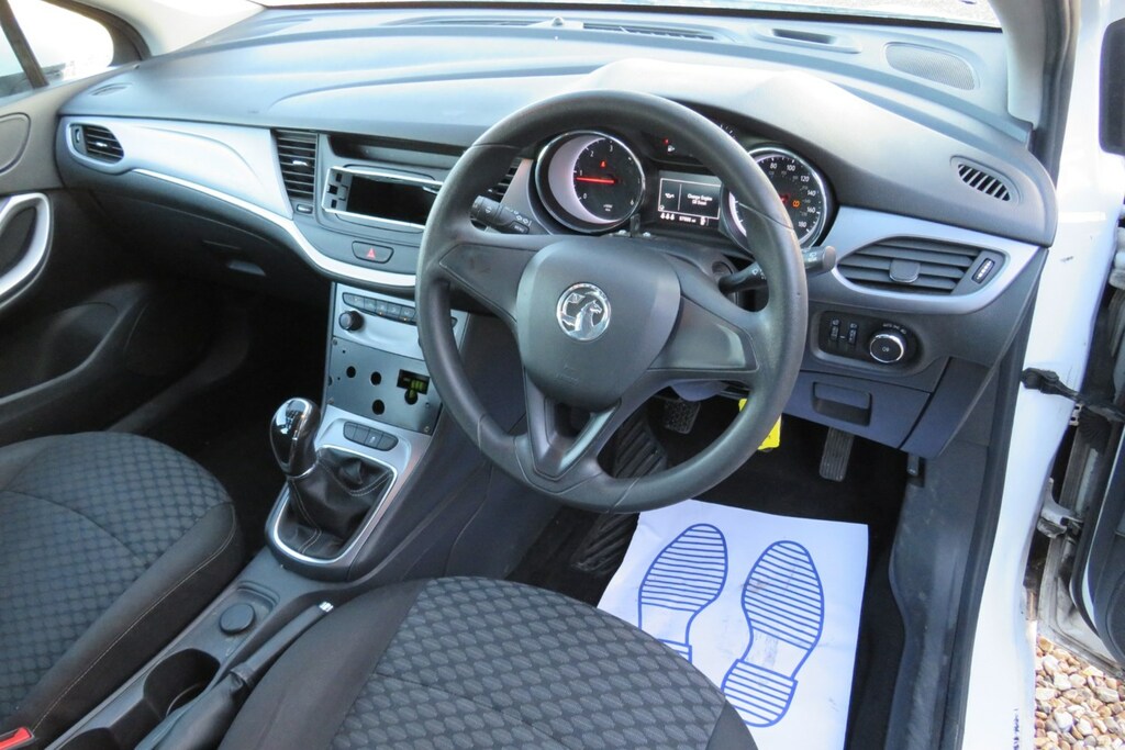 Vauxhall Astra Estate Reduced Price KX68DVC White #3