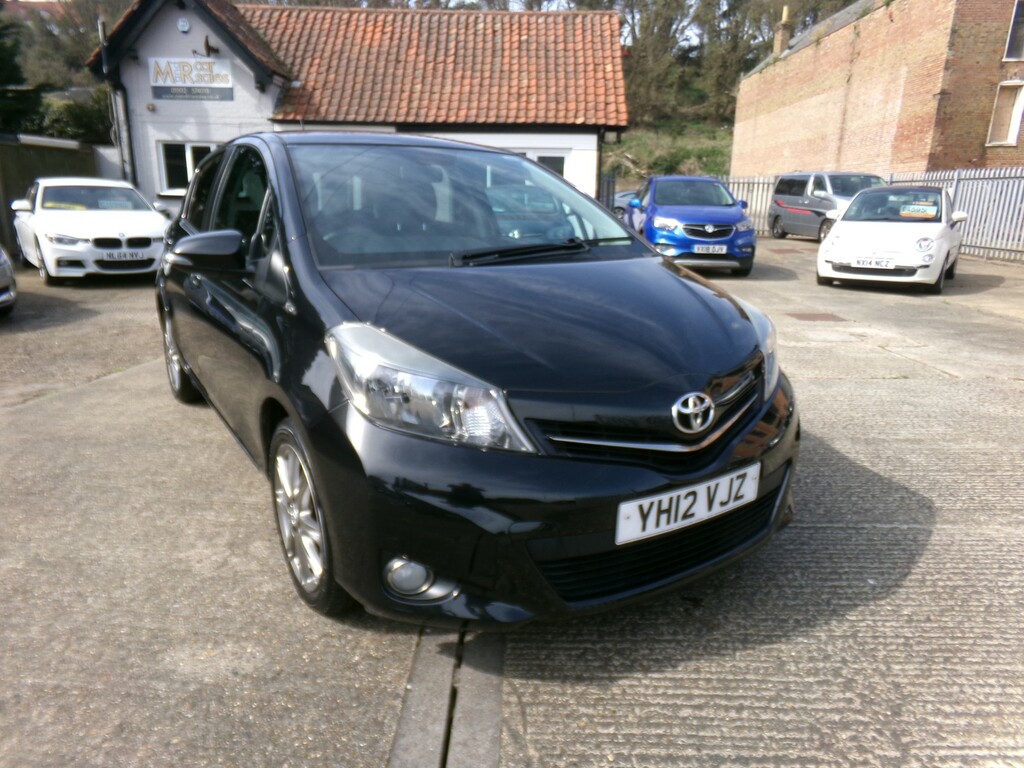 Toyota Yaris Hatchback 1.3 Dual Vvt-i Sr 2012 Black