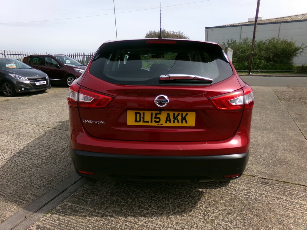 Nissan Qashqai Suv 1.2 Dig-t Acenta 2015 DL15AKK Red #6