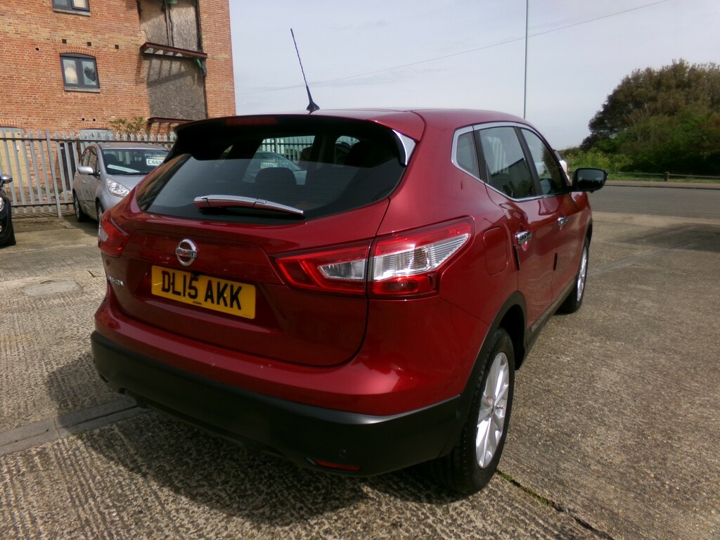 Nissan Qashqai Suv 1.2 Dig-t Acenta 2015 DL15AKK Red #5