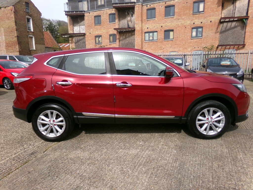 Nissan Qashqai Suv 1.2 Dig-t Acenta 2015 DL15AKK Red #3