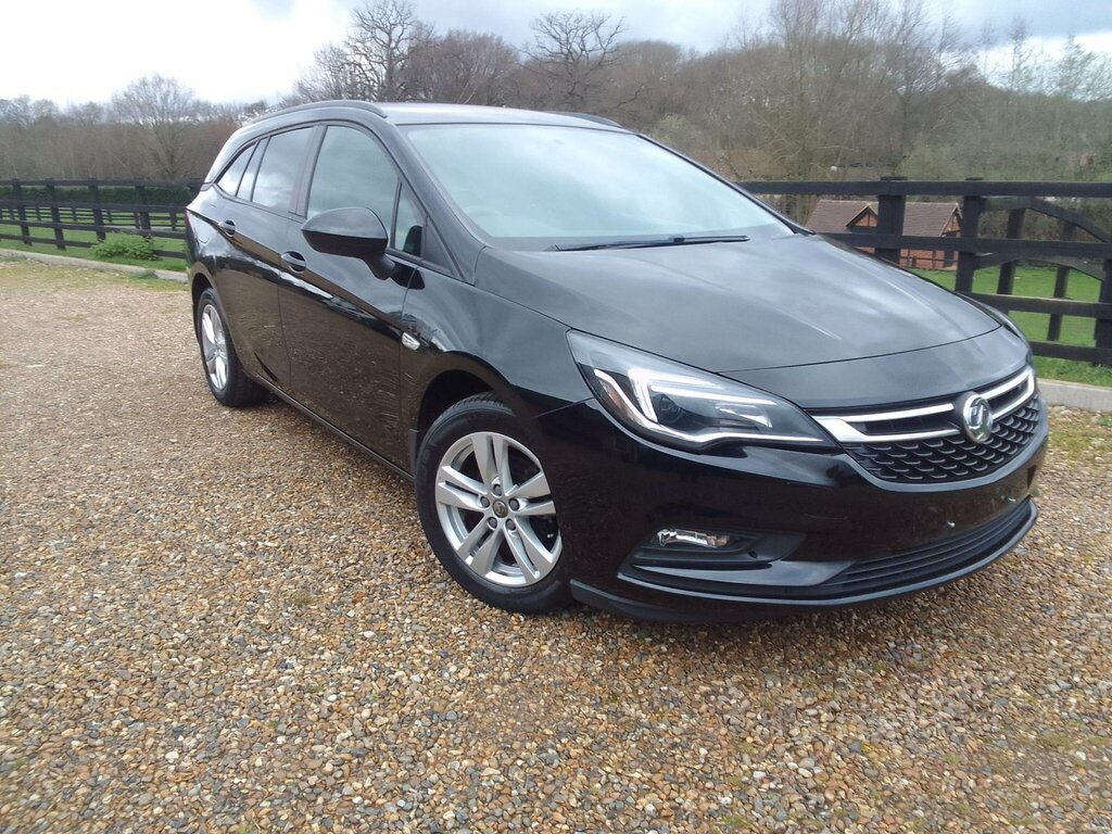 Vauxhall Astra 1.6 Cdti Ecotec Blueinjection Design Sports Tourer RY18YMA #3