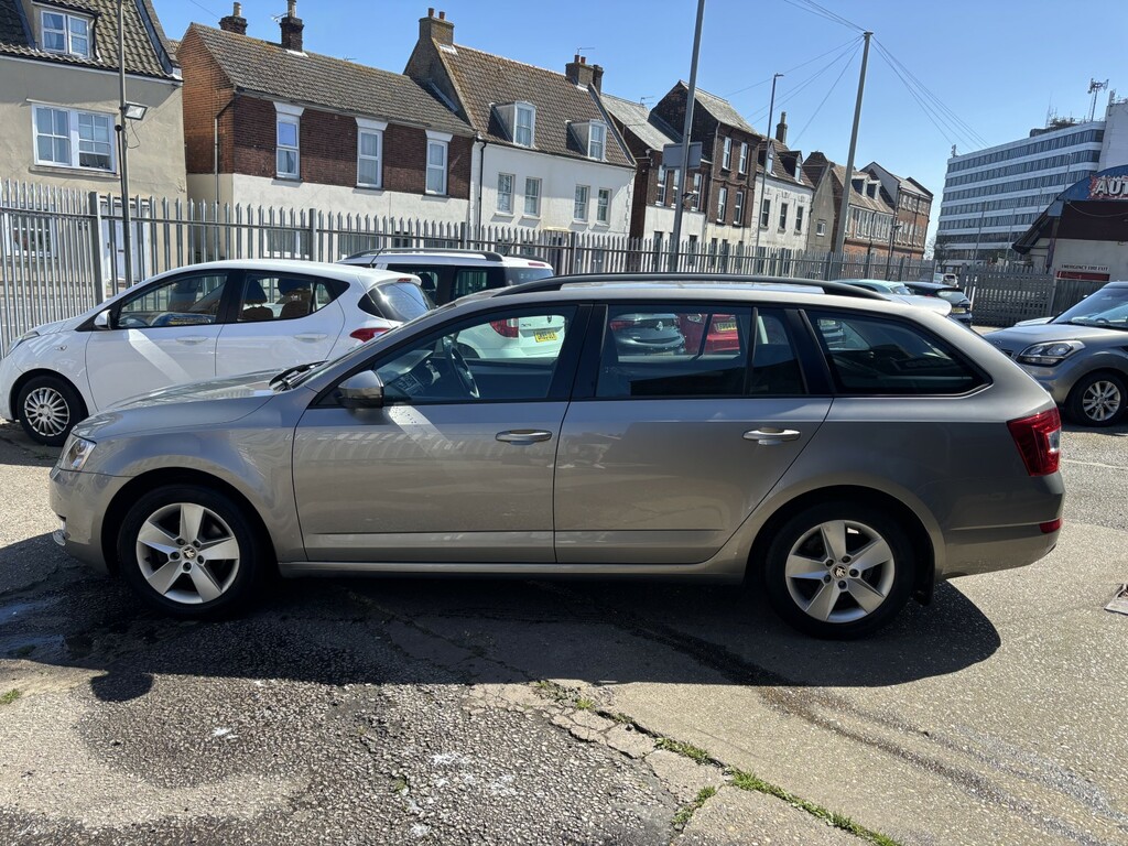 Skoda Octavia Estate 1.6 Tdi Se 2014 Beige #5
