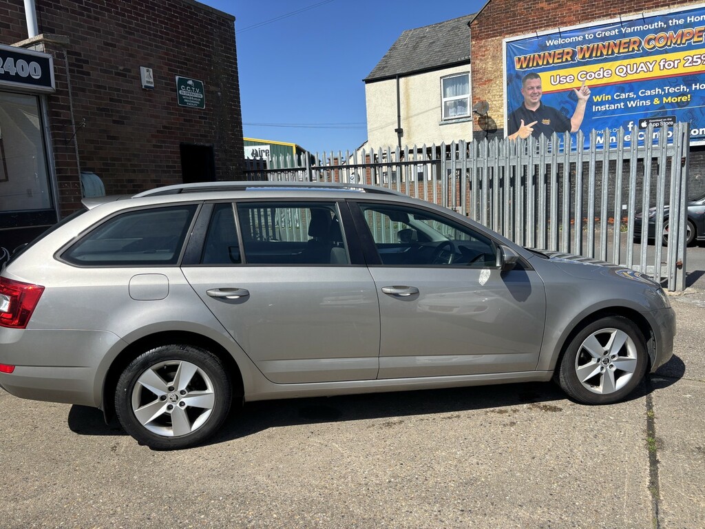 Skoda Octavia Estate 1.6 Tdi Se 2014 Beige #4