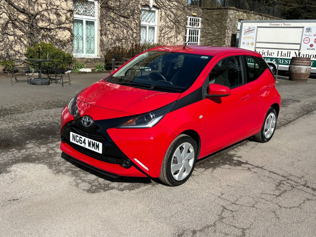 Toyota Aygo 1.0 Vvt-i X-play Hatchback Euro Red