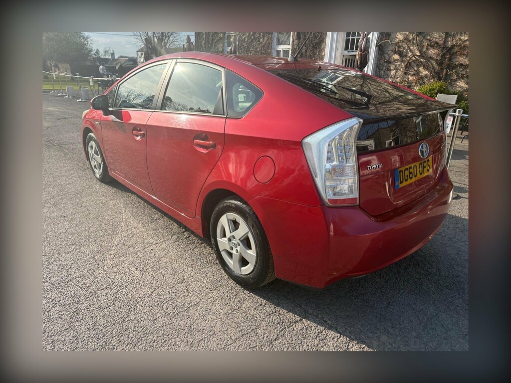 Toyota Prius 1.8 Vvt-h T3 Hatchback Hybrid Cvt Euro Red #2