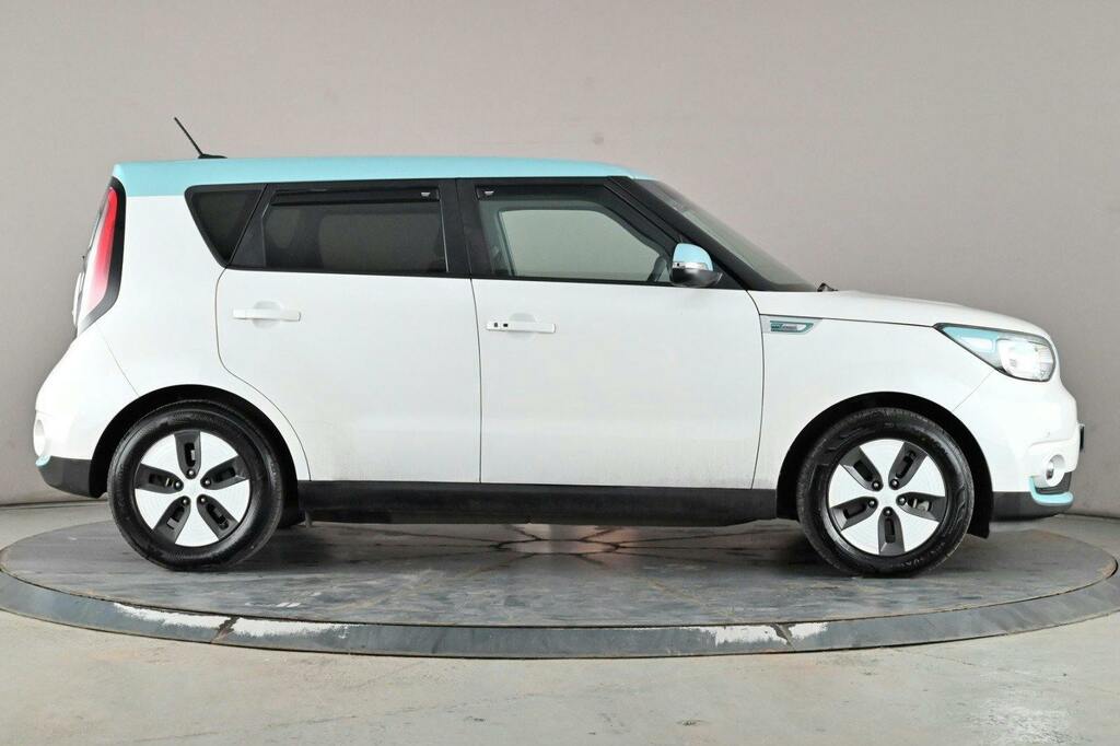 Kia Soul 30Kwh Ev Suv White #4
