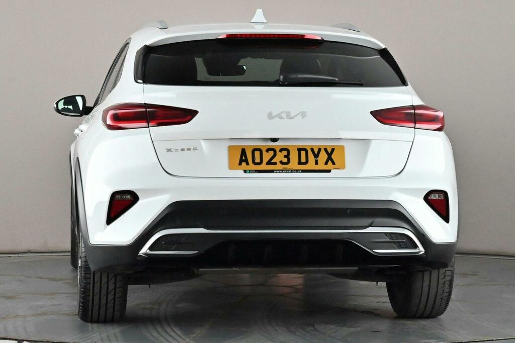 Kia Xceed 1.5 T Gdi 3 Suv Ss AO23DYX White #5