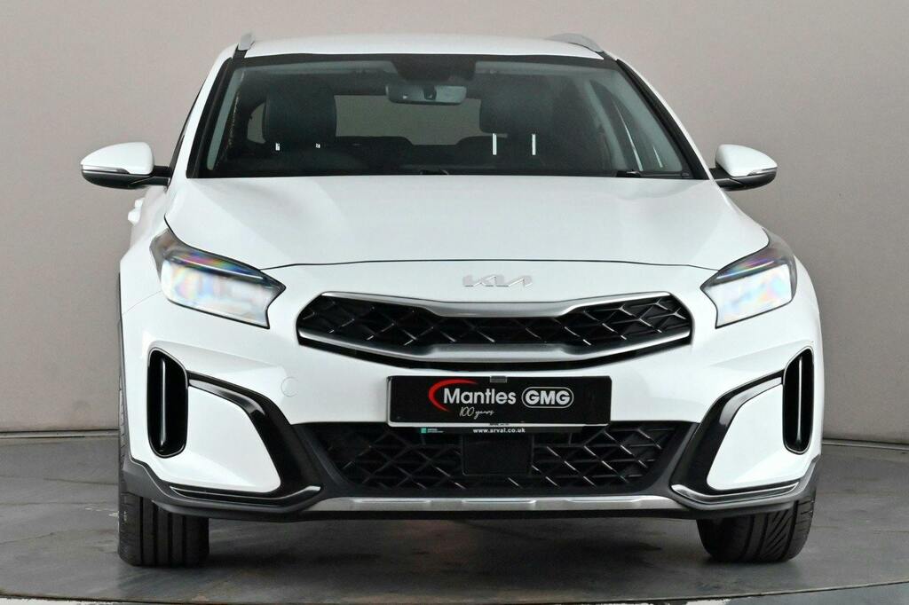 Kia Xceed 1.5 T Gdi 3 Suv Ss AO23DYX White #2