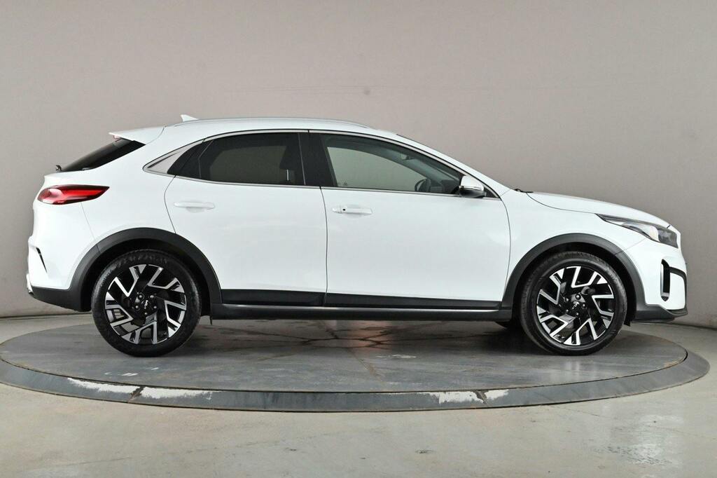 Kia Xceed 1.5 T Gdi 3 Suv Ss AO23DYX White #3