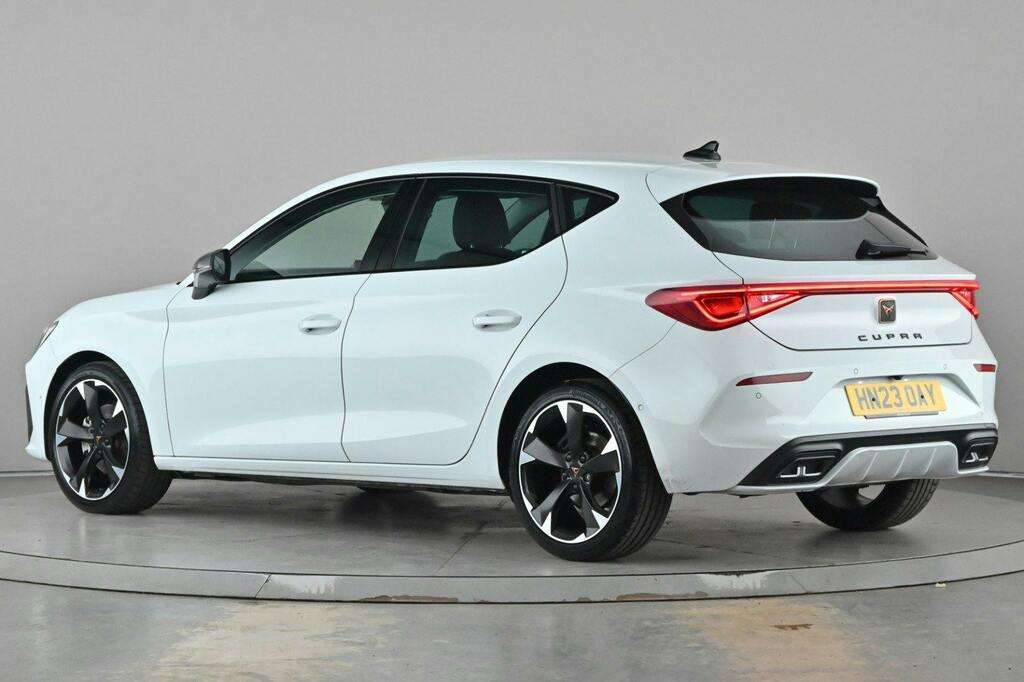 Cupra Leon 1.5 Tsi V1 Hatchback Ss HN23OAY White #3