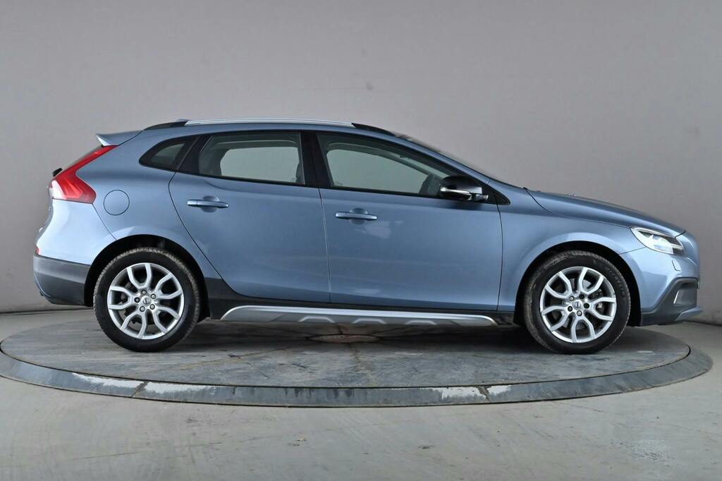 Volvo V40 Cross Country 1.5 T3 Pro Hatchback Ss GL17AAV Blue #3