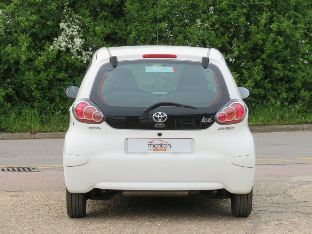 Toyota Aygo Hatchback 2013 White #6