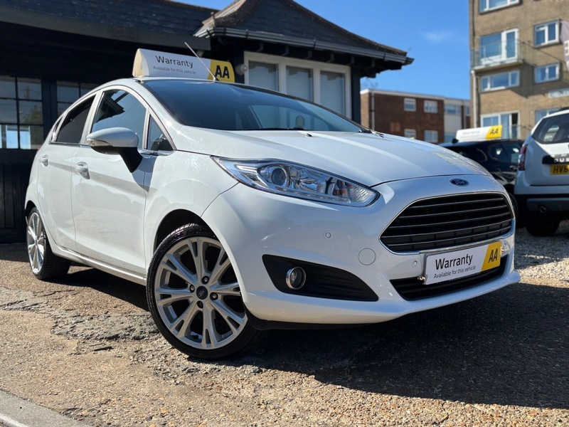 Ford Fiesta 1.0T Ecoboost Titanium Hatchback HJ66LSU White #4