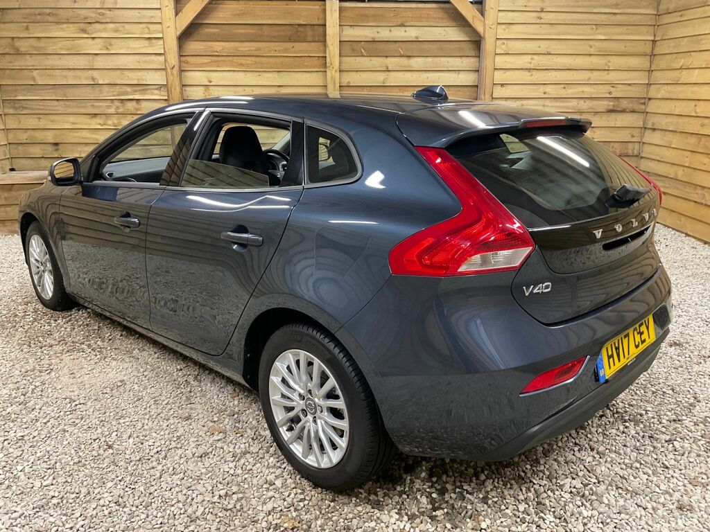 Volvo V40 T2 Momentum Nav Plus Blue #4