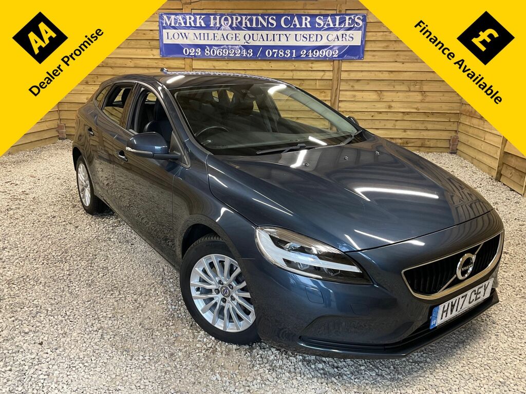 Volvo V40 T2 Momentum Nav Plus Blue