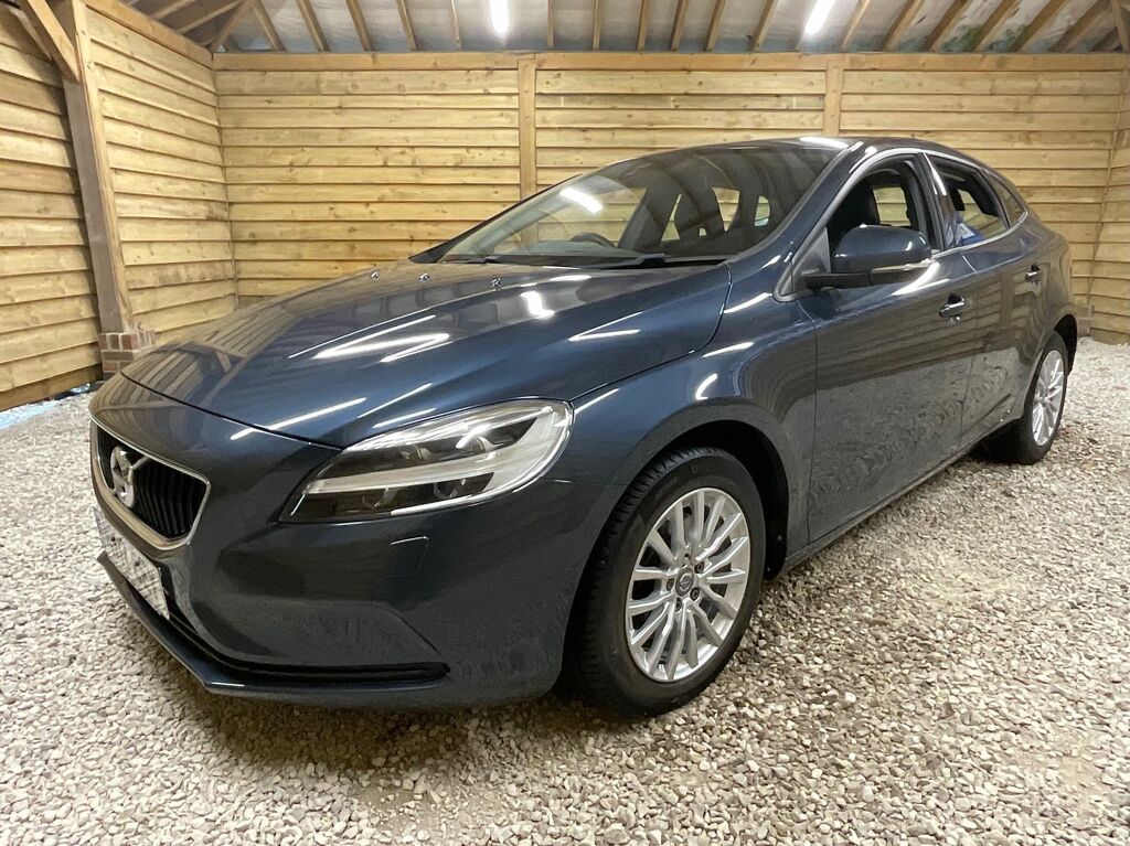 Volvo V40 T2 Momentum Nav Plus Blue #3