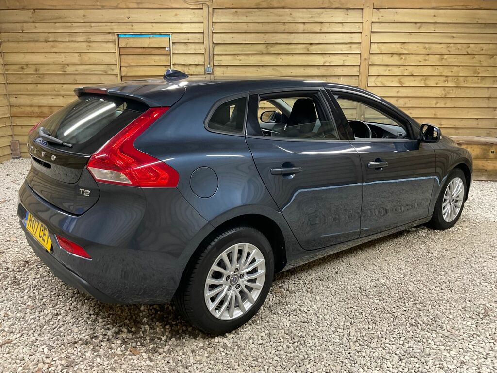 Volvo V40 T2 Momentum Nav Plus Blue #6