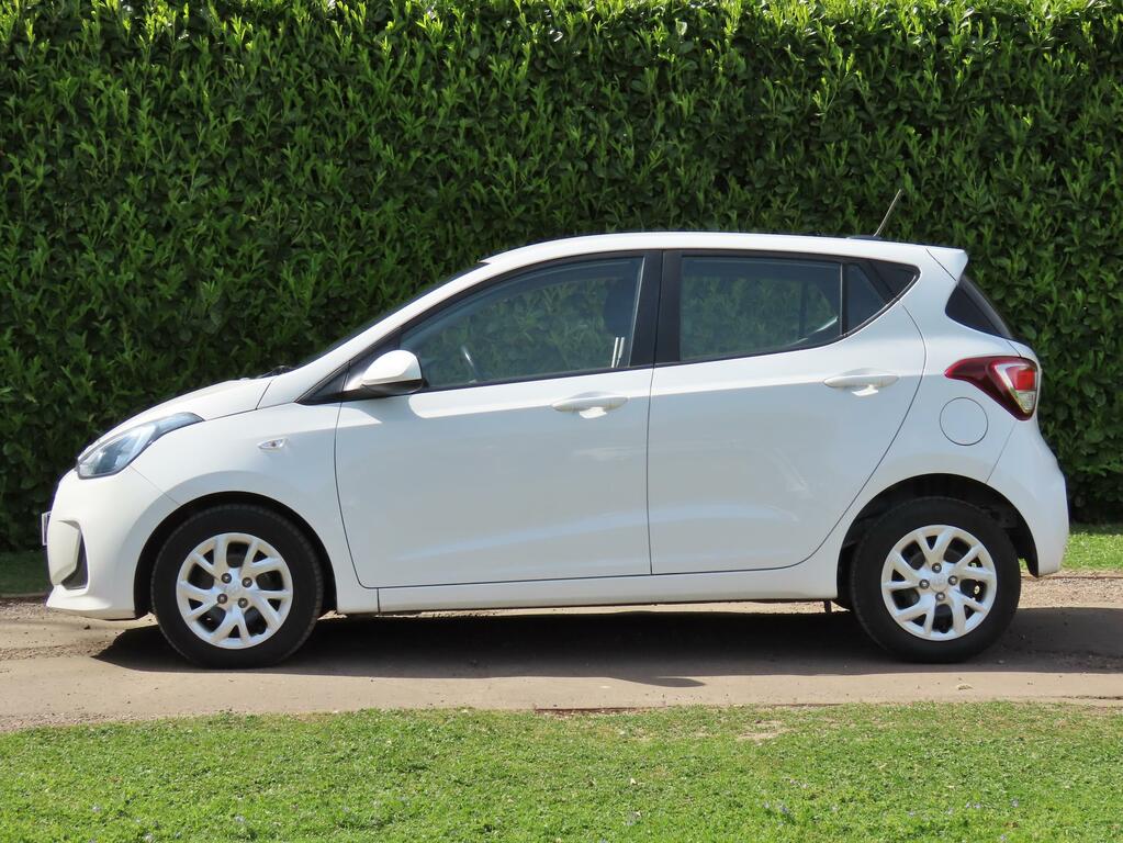 Hyundai I10 1.0 Se Hatchback Euro 6 67 Ps BG68UWK White #4