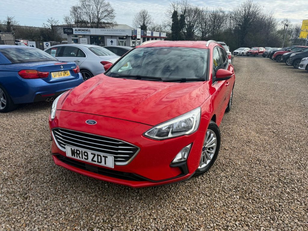 Ford Focus 1L Titanium Red