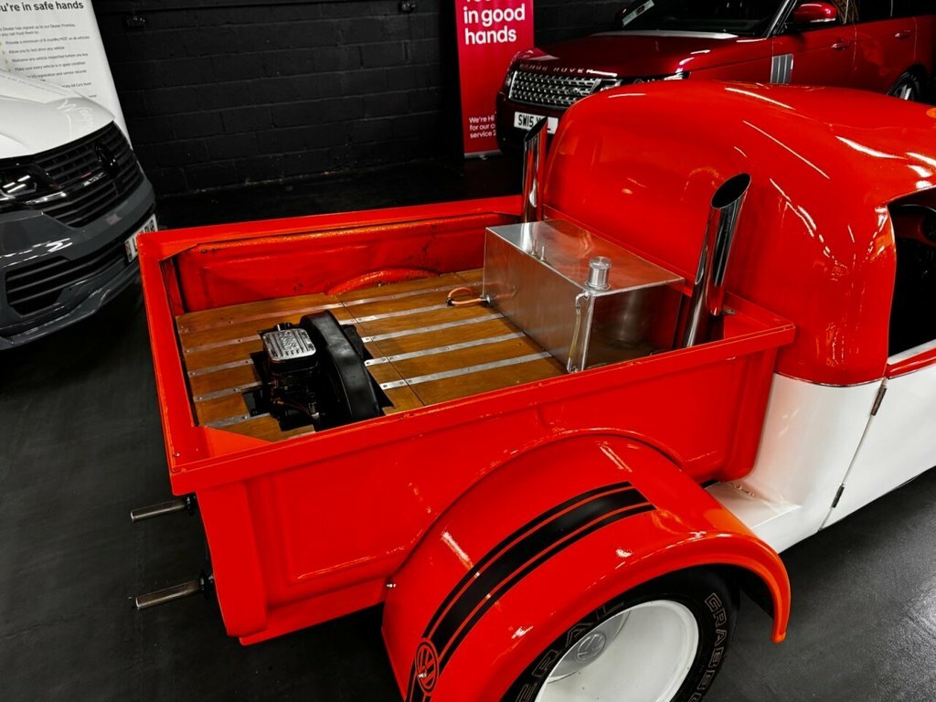 Volkswagen Beetle Saloon LPV416P Red #4