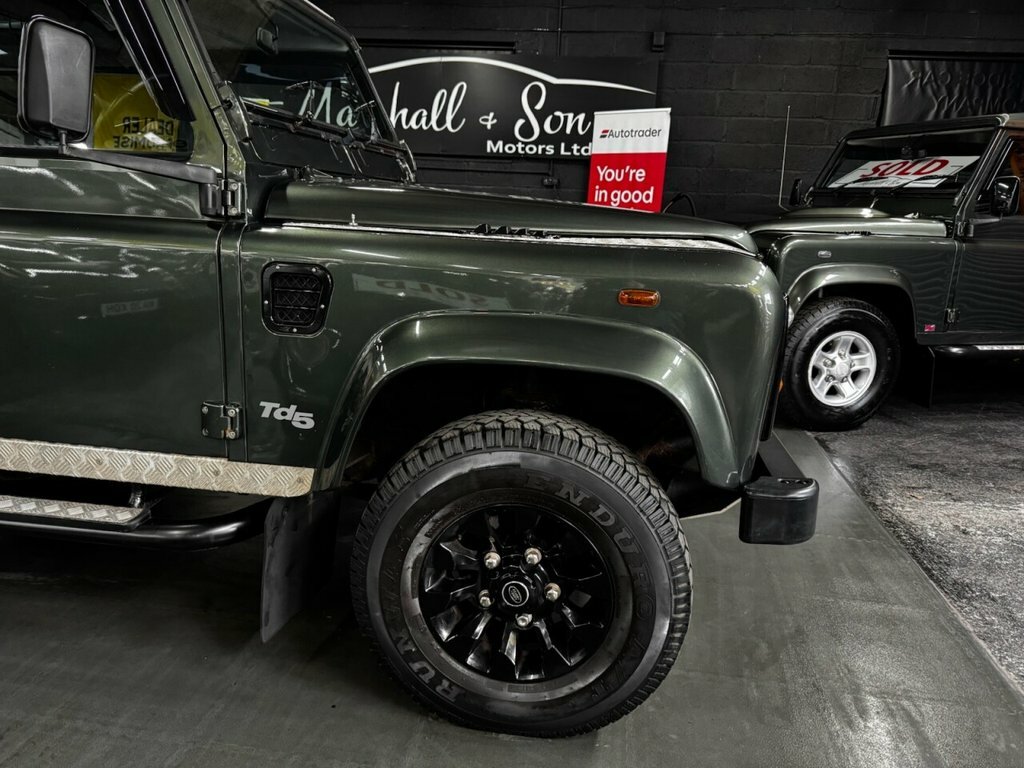 Land Rover Defender 90 2.5L County Green #2