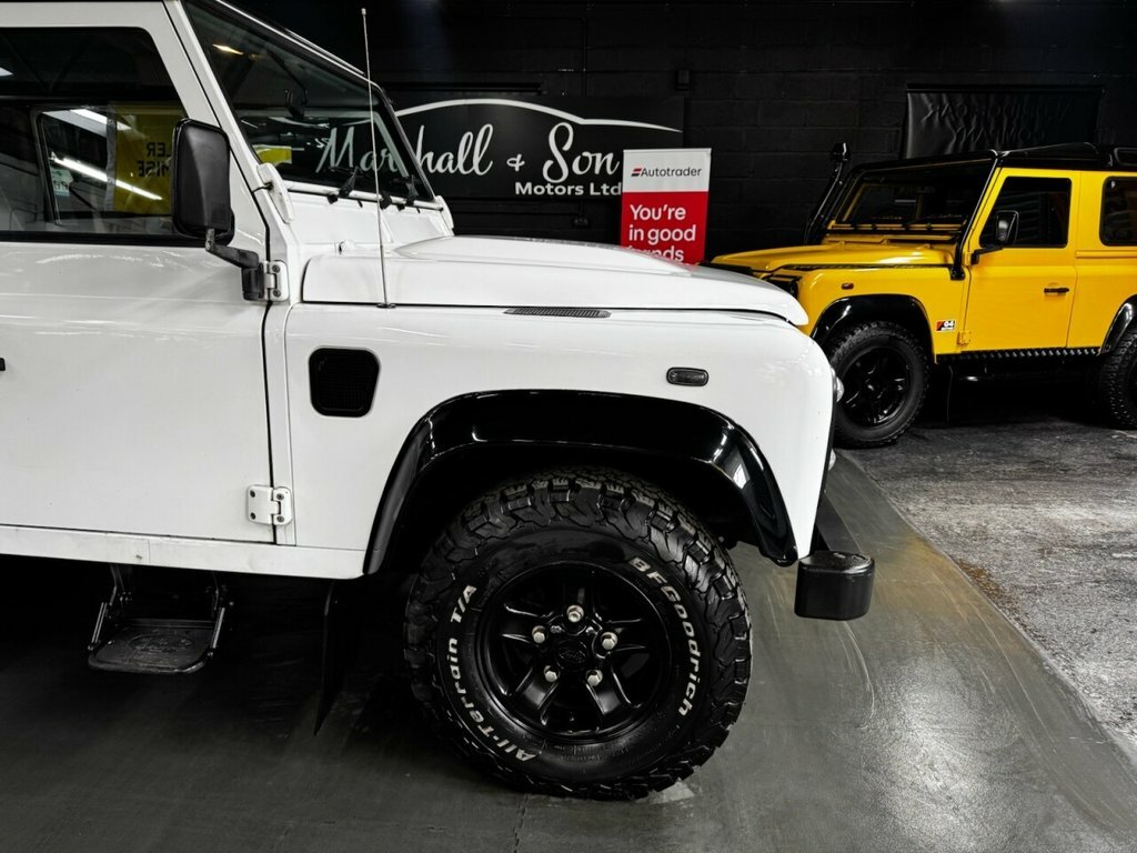 Land Rover Defender 110 2.2L County OW14CYF White #3